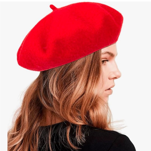 Accessories - Chic Red Beret